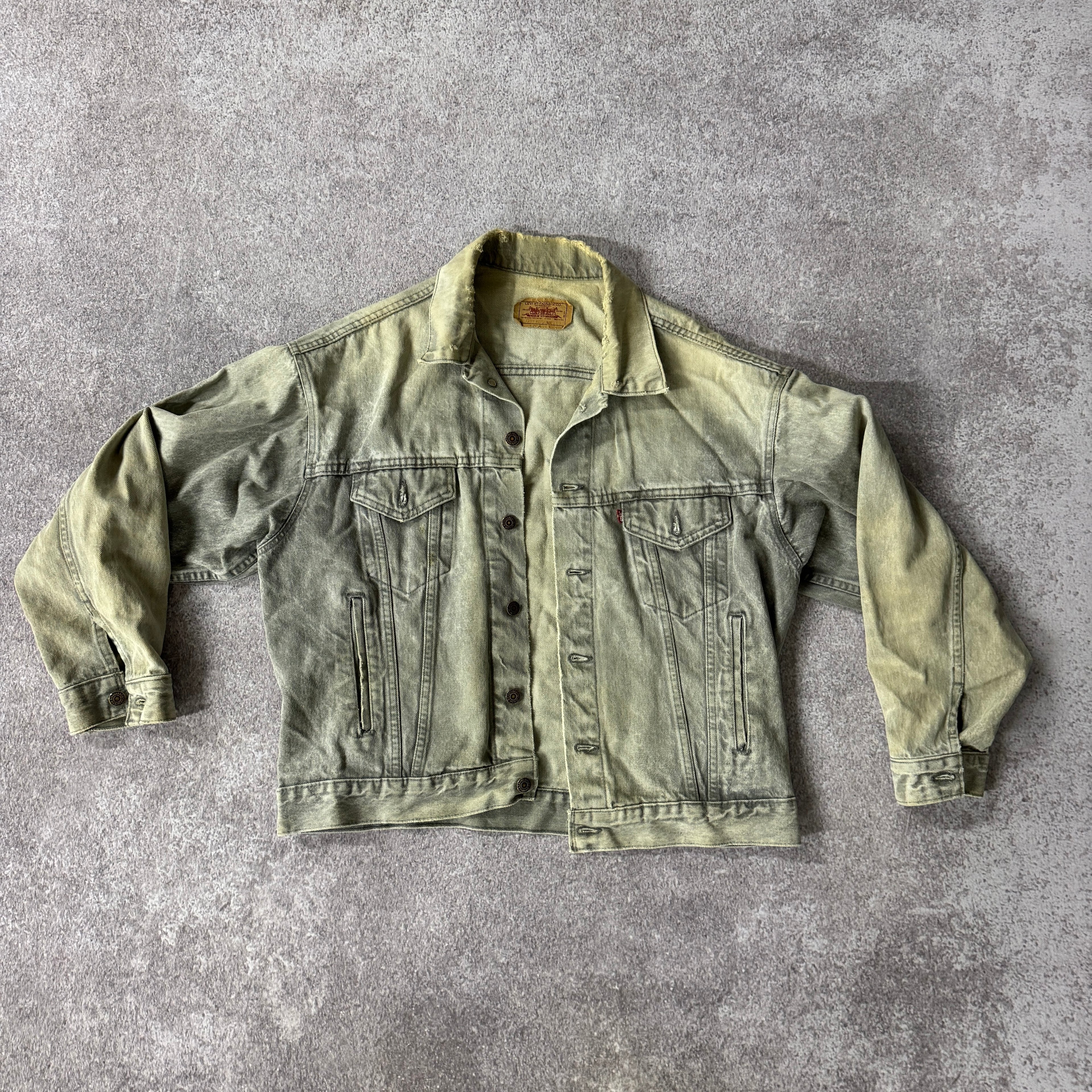 80s Levi's Trucker Jacket/Light Wash Grey Distressed L