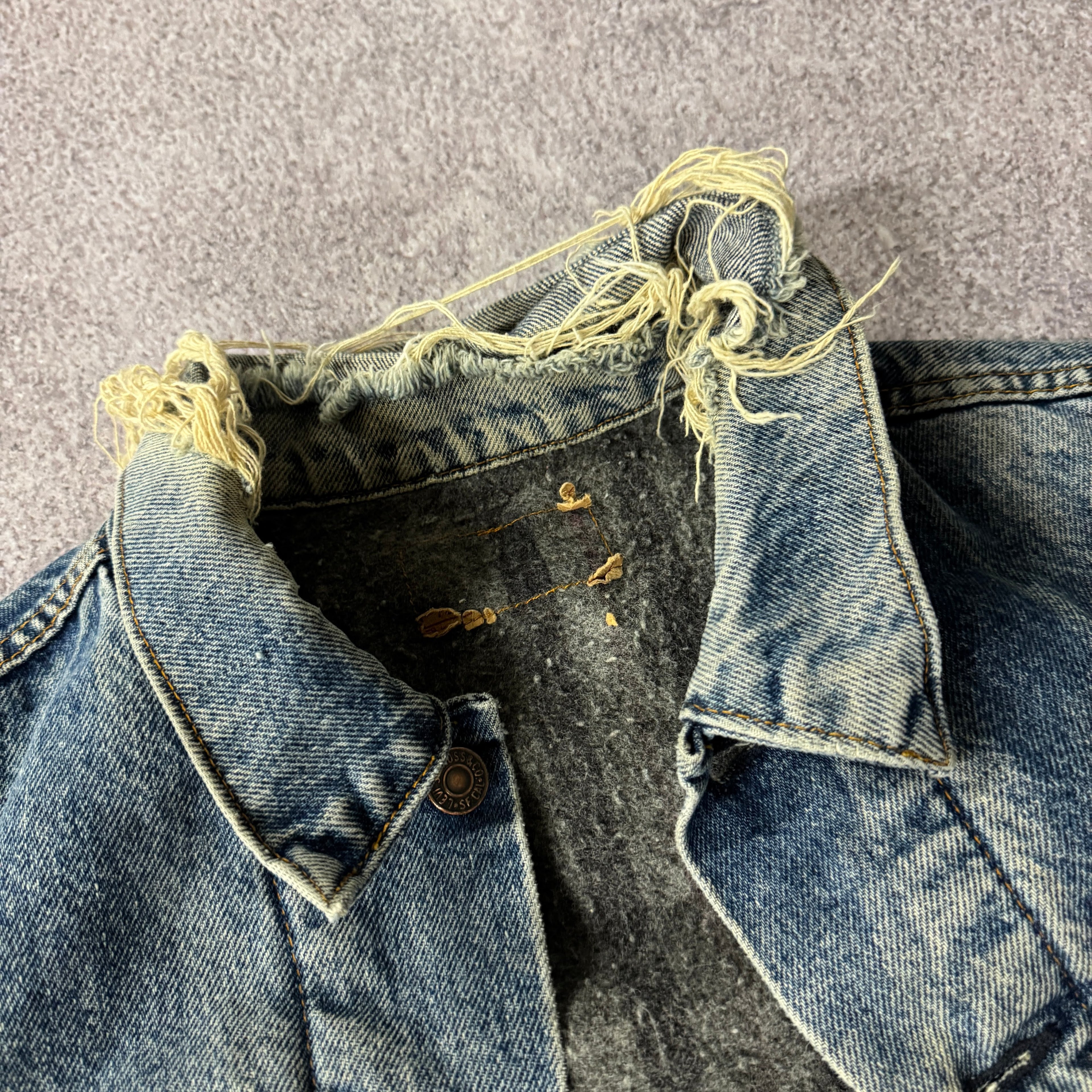 80s Levi's Medium Wash/Denim Trucker Jacket Blue Distressed L