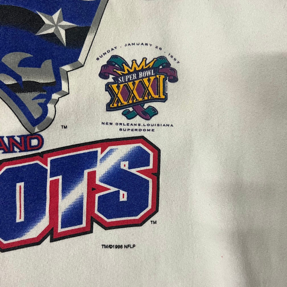 90s New England Patriots NFL True-Fan Big Logo Faded Vintage Crewneck L