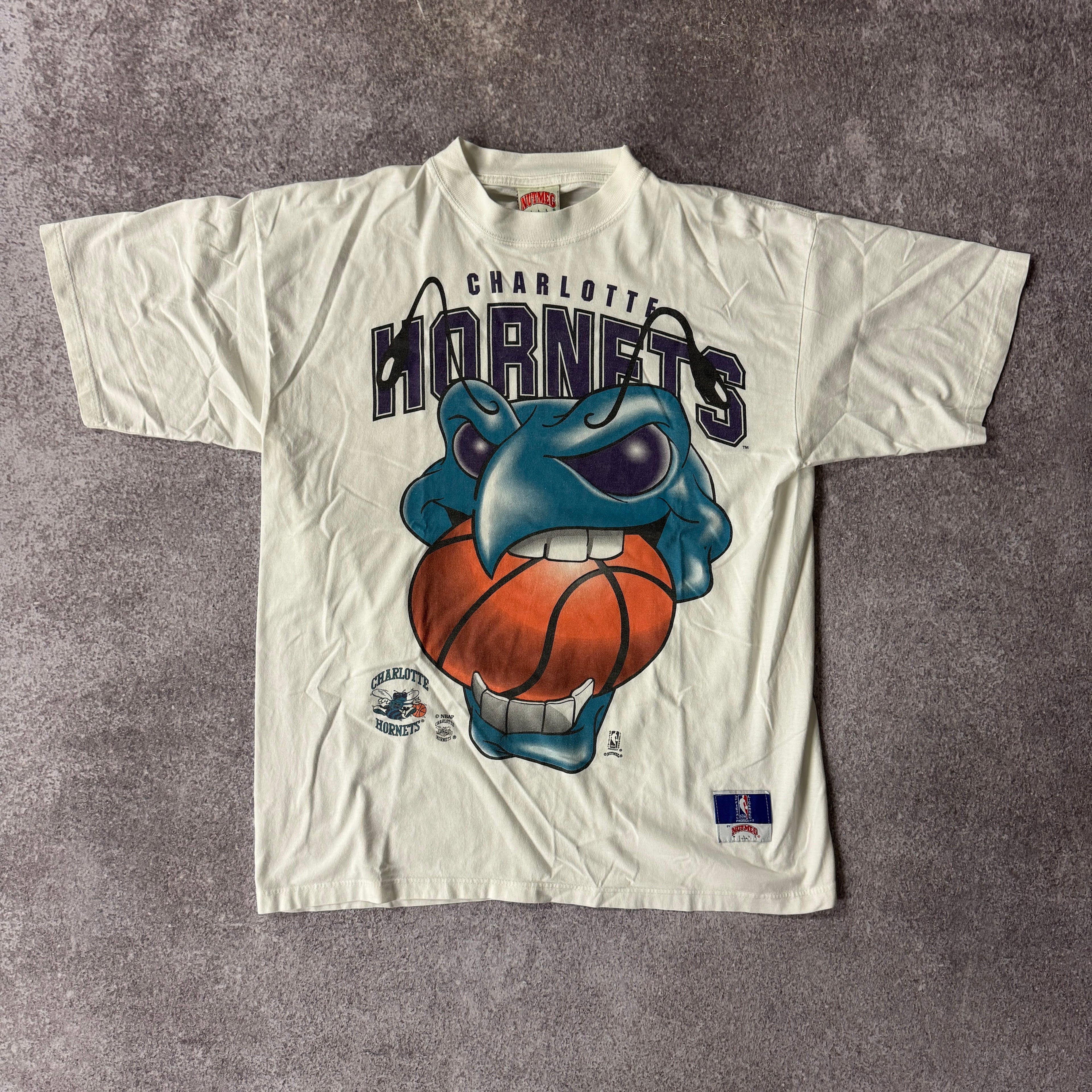 90s Charlotte Hornets Nutmeg Mills Big Logo Tee L