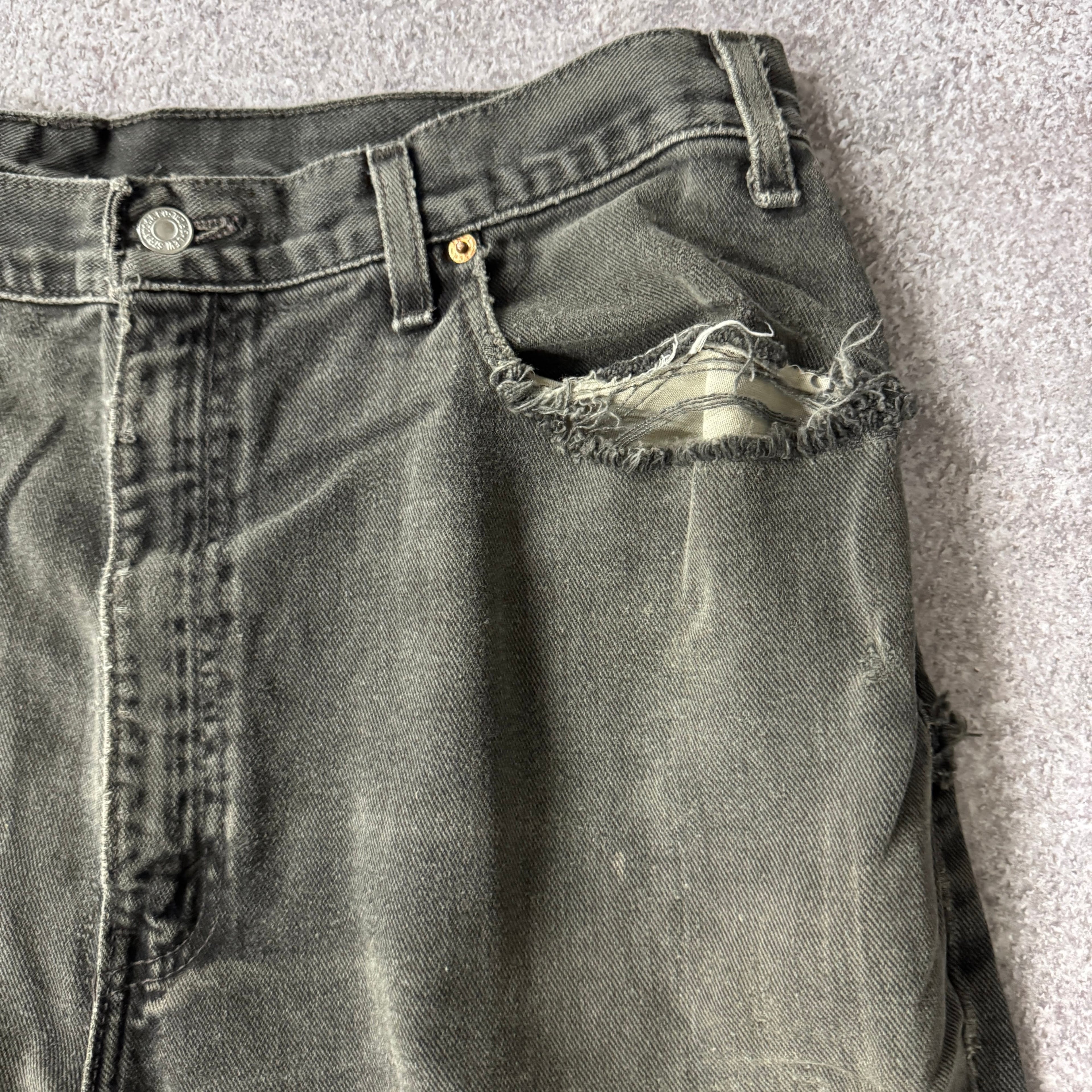 80s Levi's Black Distressed Jeans 38W x 32L