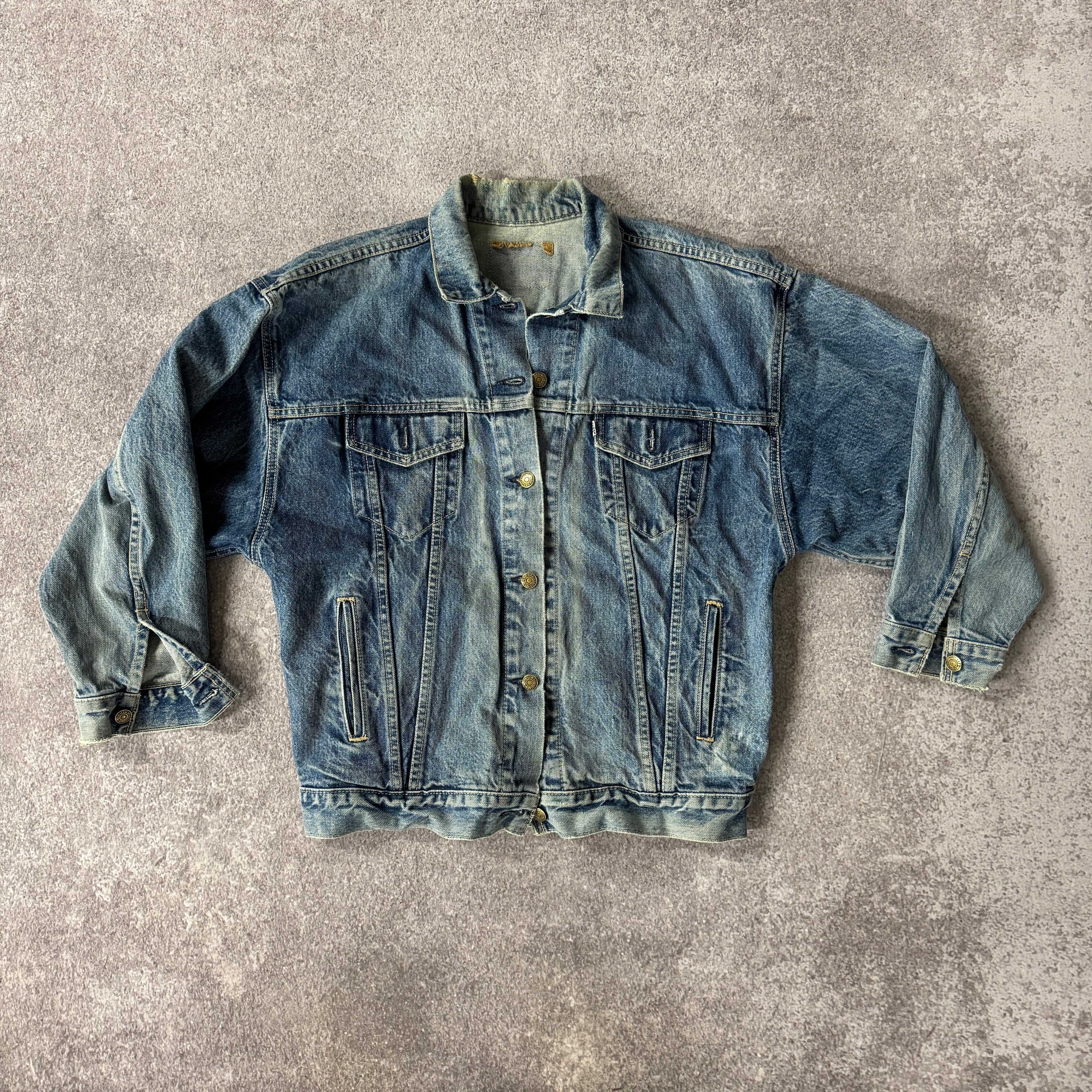 90s Levi's Medium Wash/Denim Trucker Jacket Blue Distressed S
