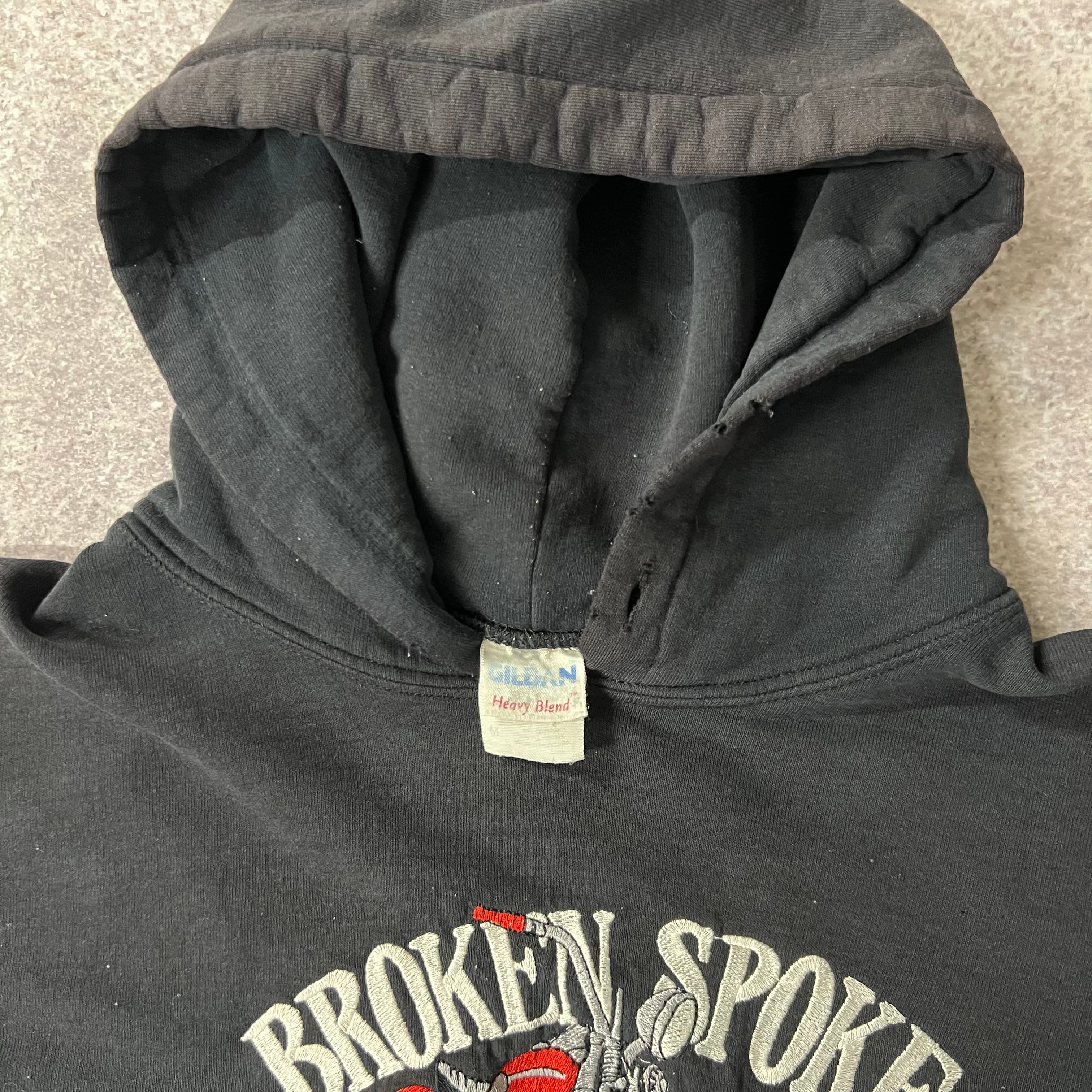 2010s Gildan Distressed Hoodie M