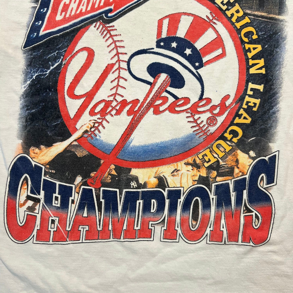 90s New York Yankees MLB Out Do Big Logo Double Stitch Faded Tee L