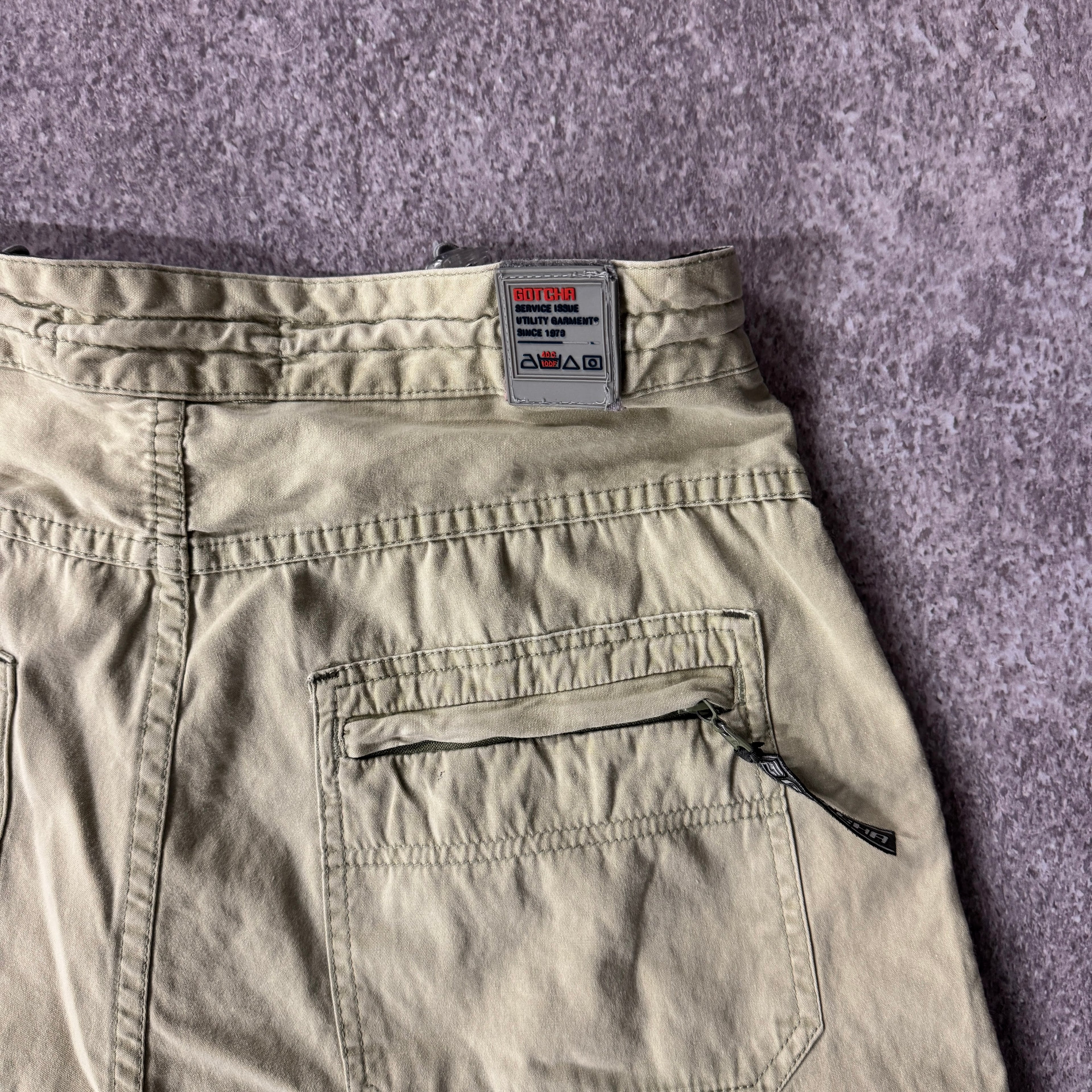 Y2K Gotcha Cargo Shorts Brown Oversized 32W x 11L
