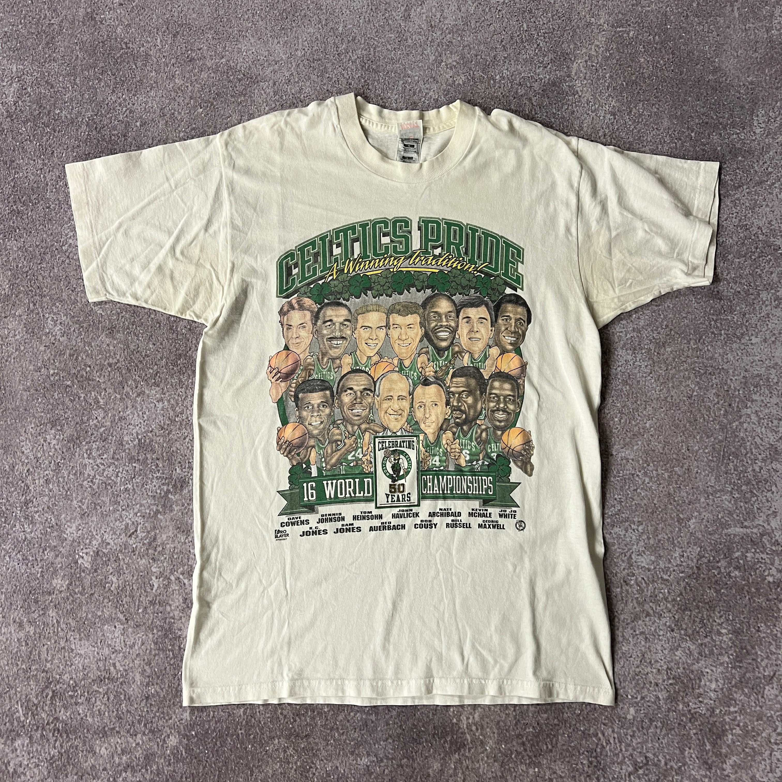 Y2K Boston Celtics Fruit of the Loom Sun Faded Tee L