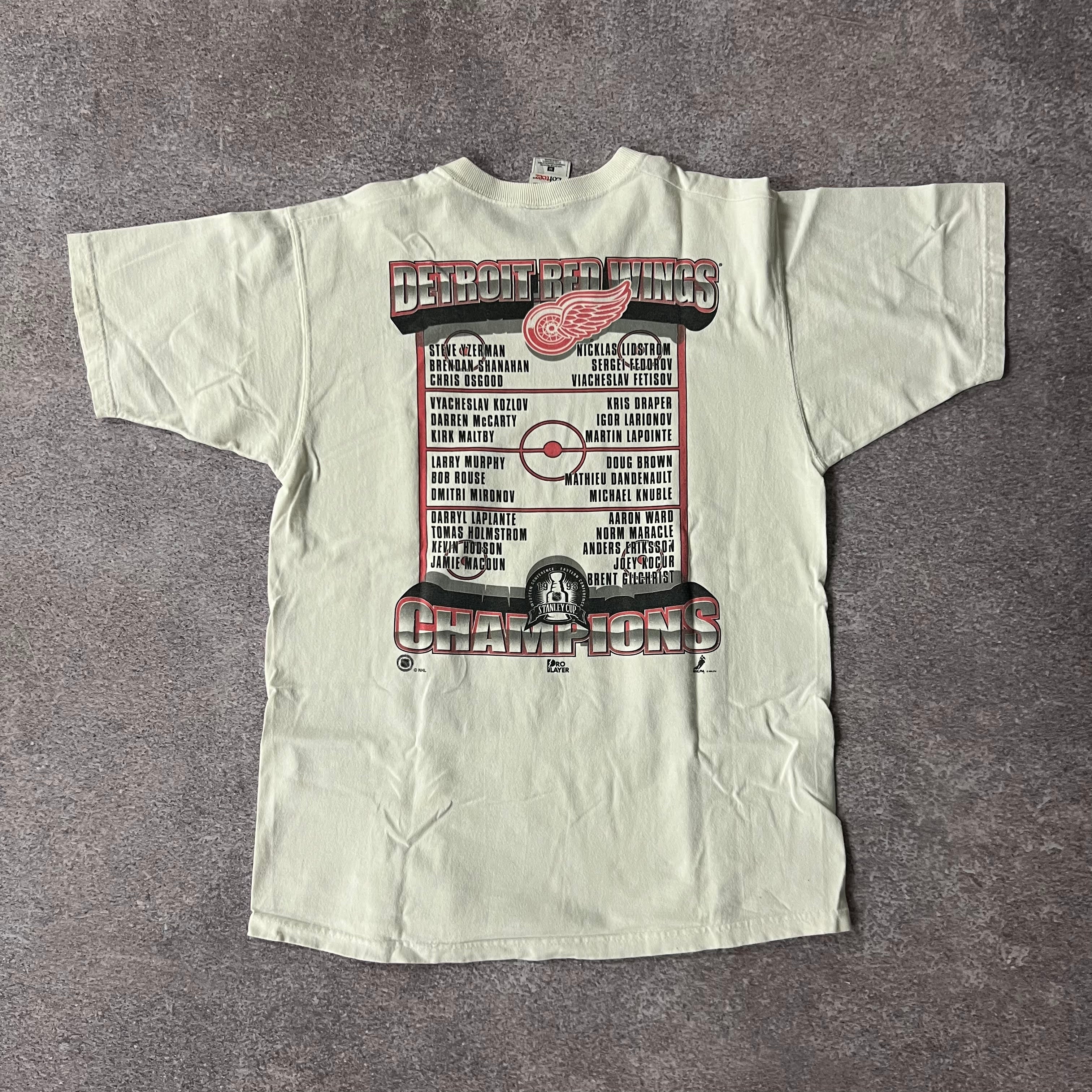 90s Detroit Red Wings Fruit of the Loom Big Logo Faded Tee M
